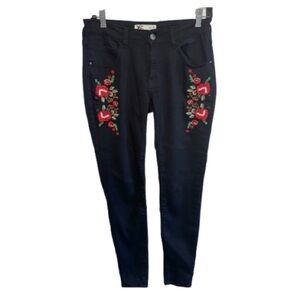 365 Denim Skinny Stretch Fit Black Floral Embroidered Roses Sz 30-11/12